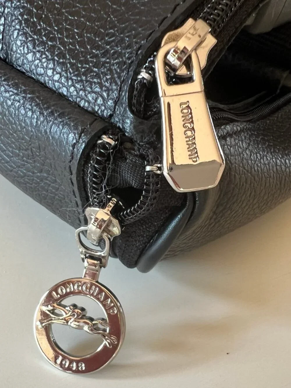 Longchamp Paris LE FOULONNÉ M BELT BAG Womens Black - Leather